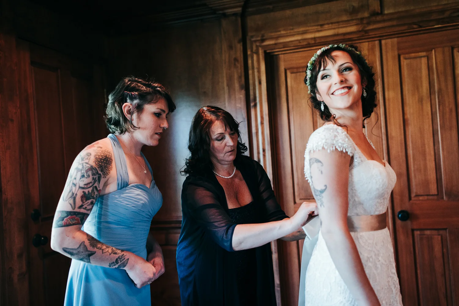 cle-elum-wedding-photographer-cattle-barn-0210.jpg