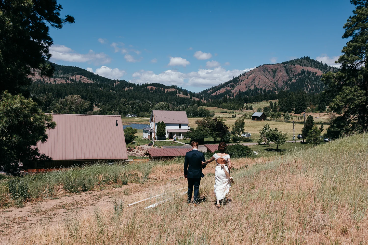 cle-elum-wedding-photographer-cattle-barn-0307.jpg