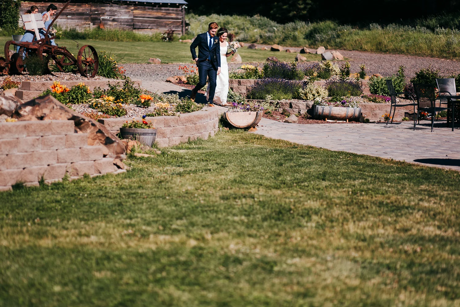 cle-elum-wedding-photographer-cattle-barn-0560.jpg