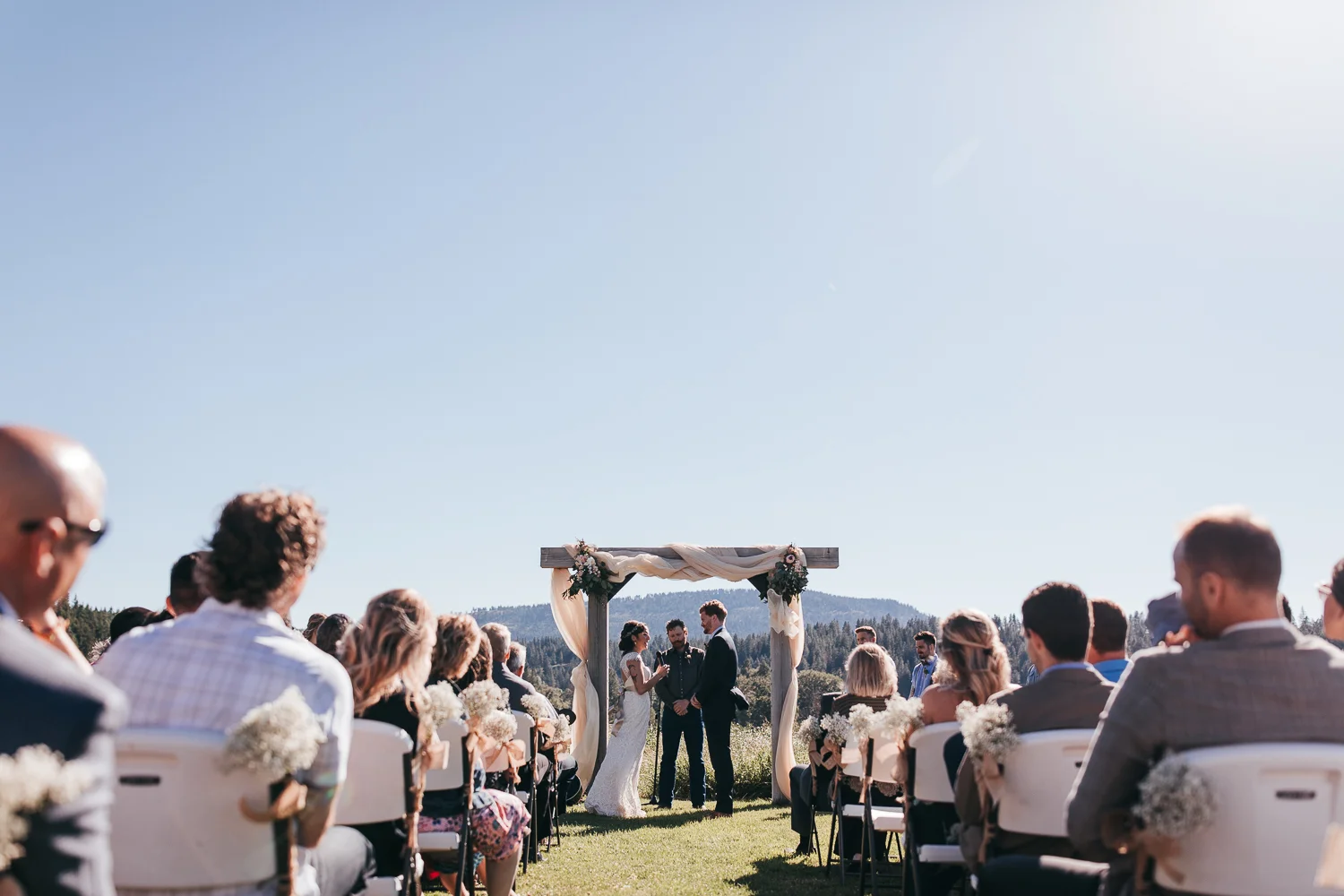 cle-elum-wedding-photographer-cattle-barn-0689.jpg