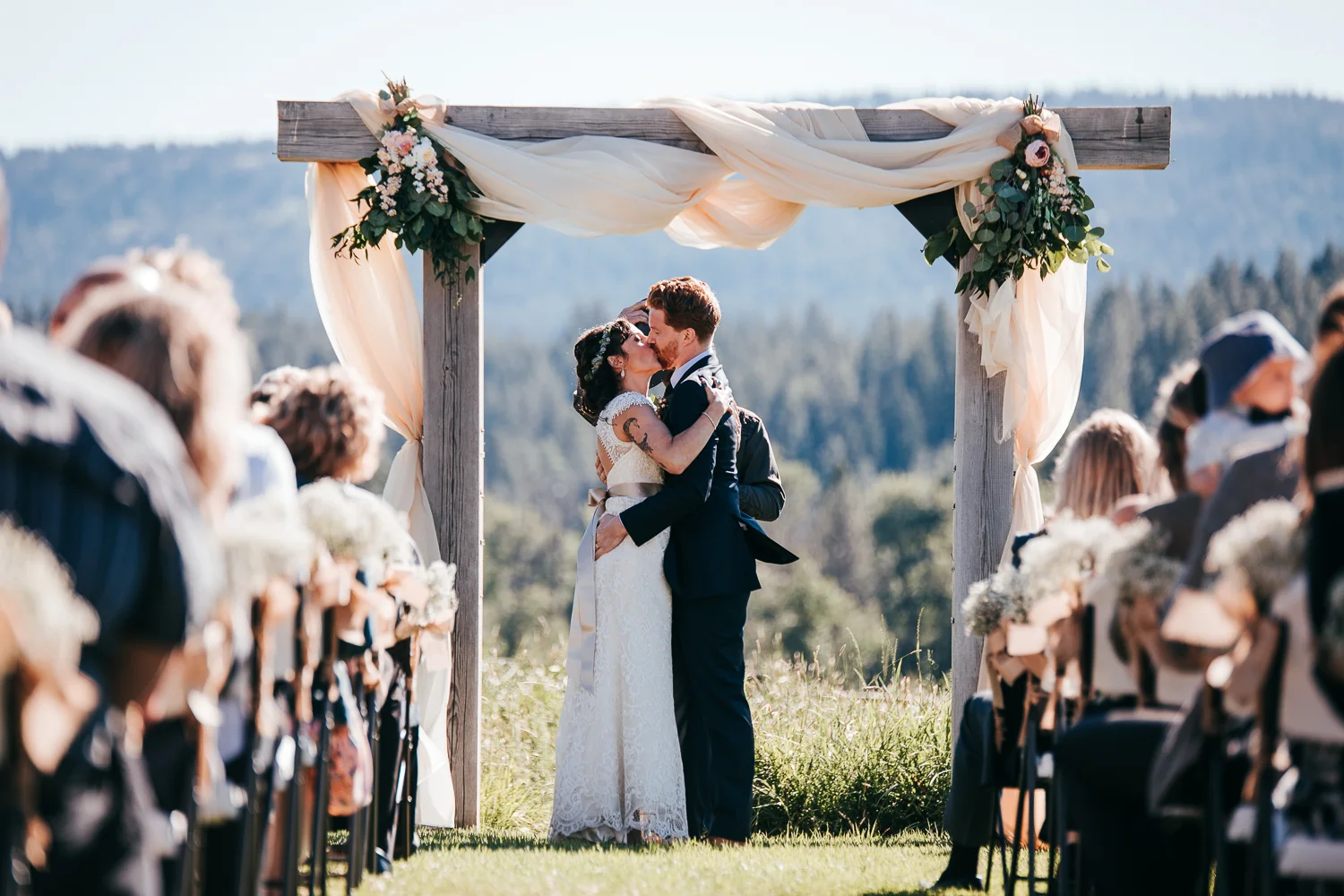 cle-elum-wedding-photographer-cattle-barn-0722.jpg