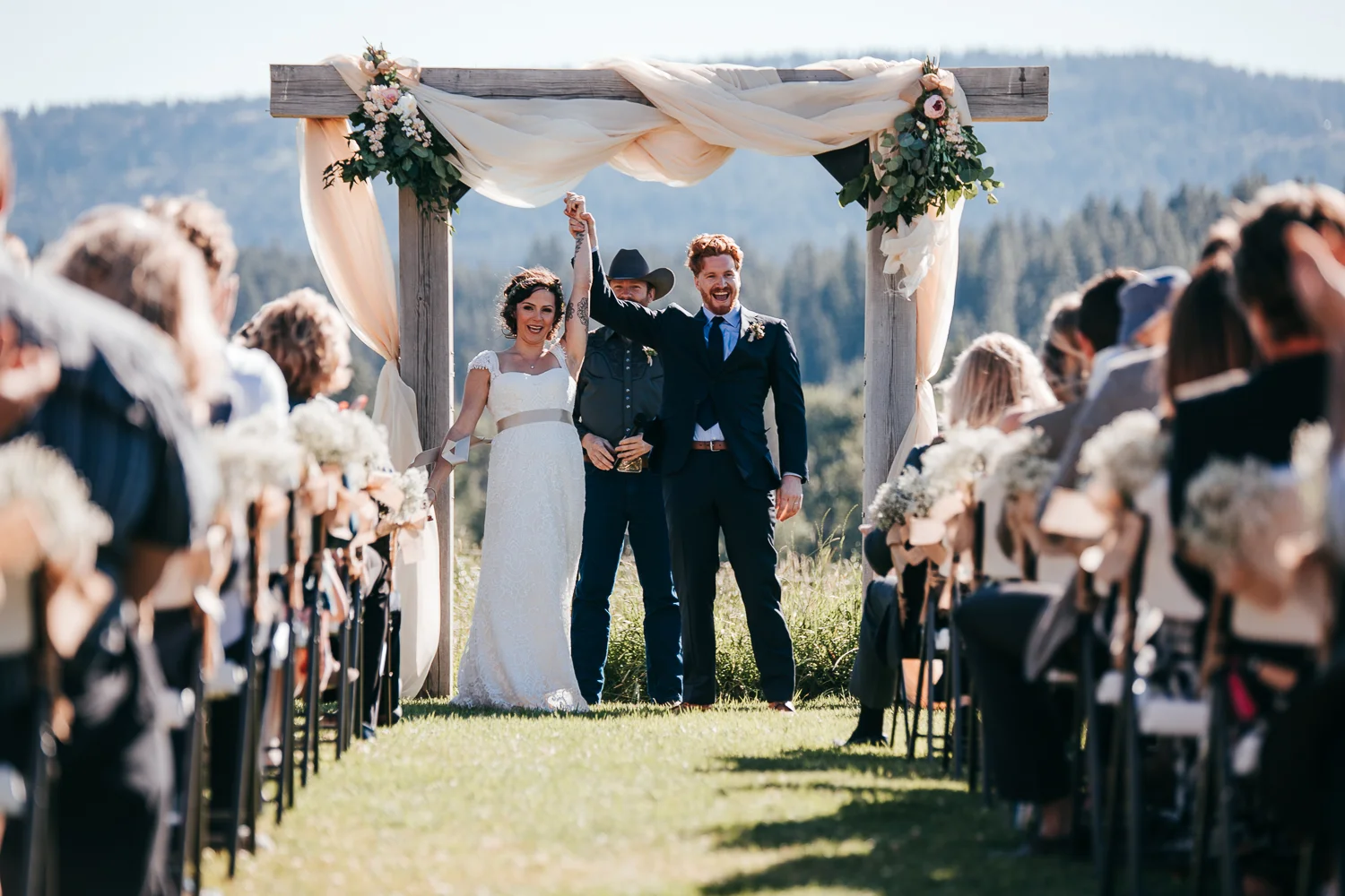 cle-elum-wedding-photographer-cattle-barn-0724.jpg