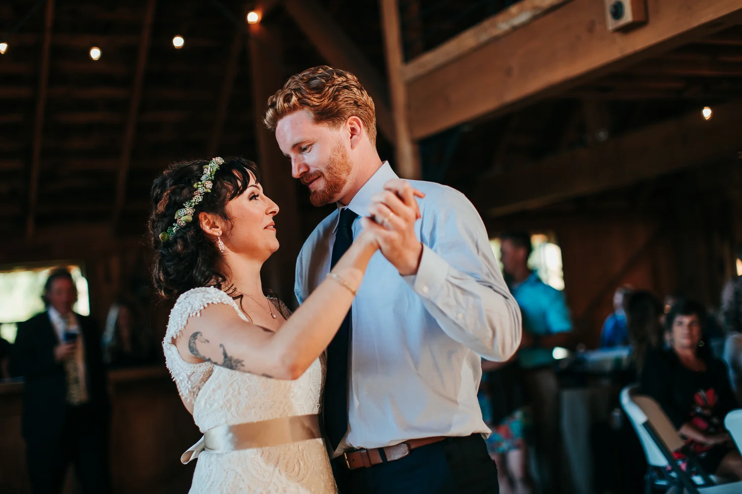 cle-elum-wedding-photographer-cattle-barn-0971.jpg