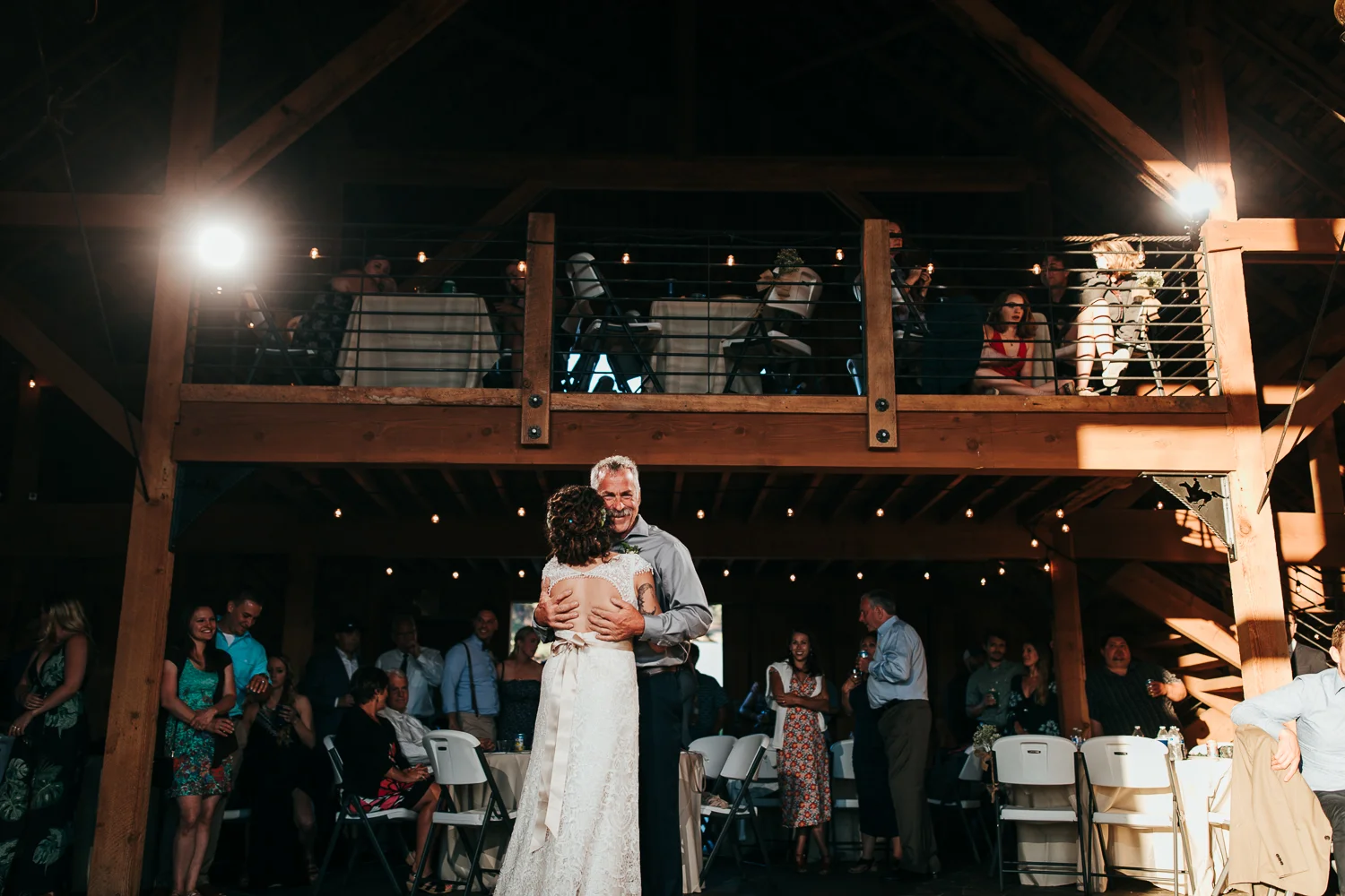 cle-elum-wedding-photographer-cattle-barn-0989.jpg