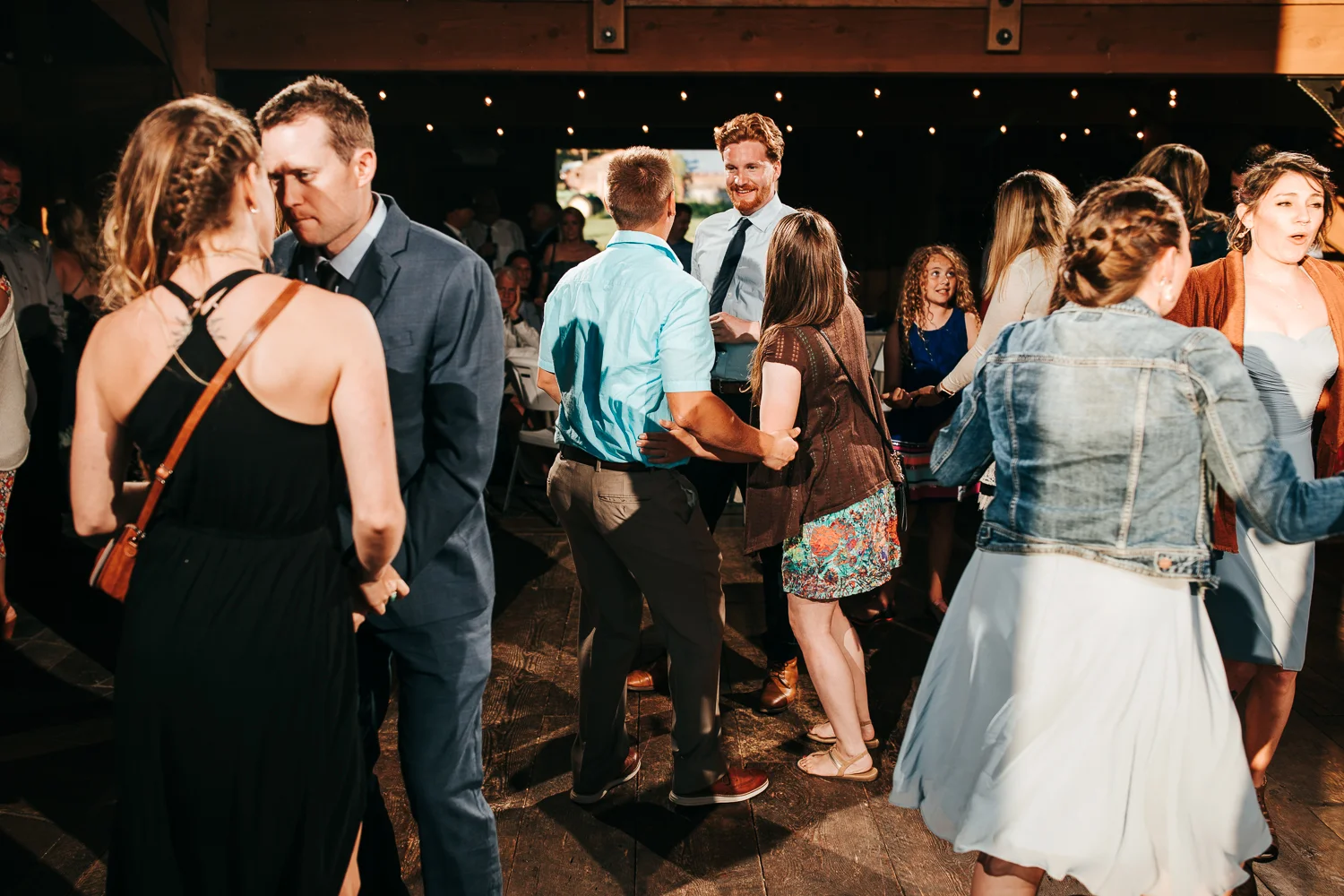 cle-elum-wedding-photographer-cattle-barn-1008.jpg
