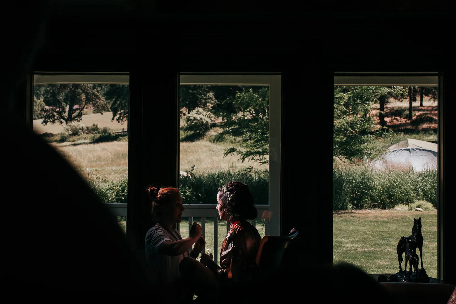 cle-elum-wedding-photographer-cattle-barn-1230.jpg