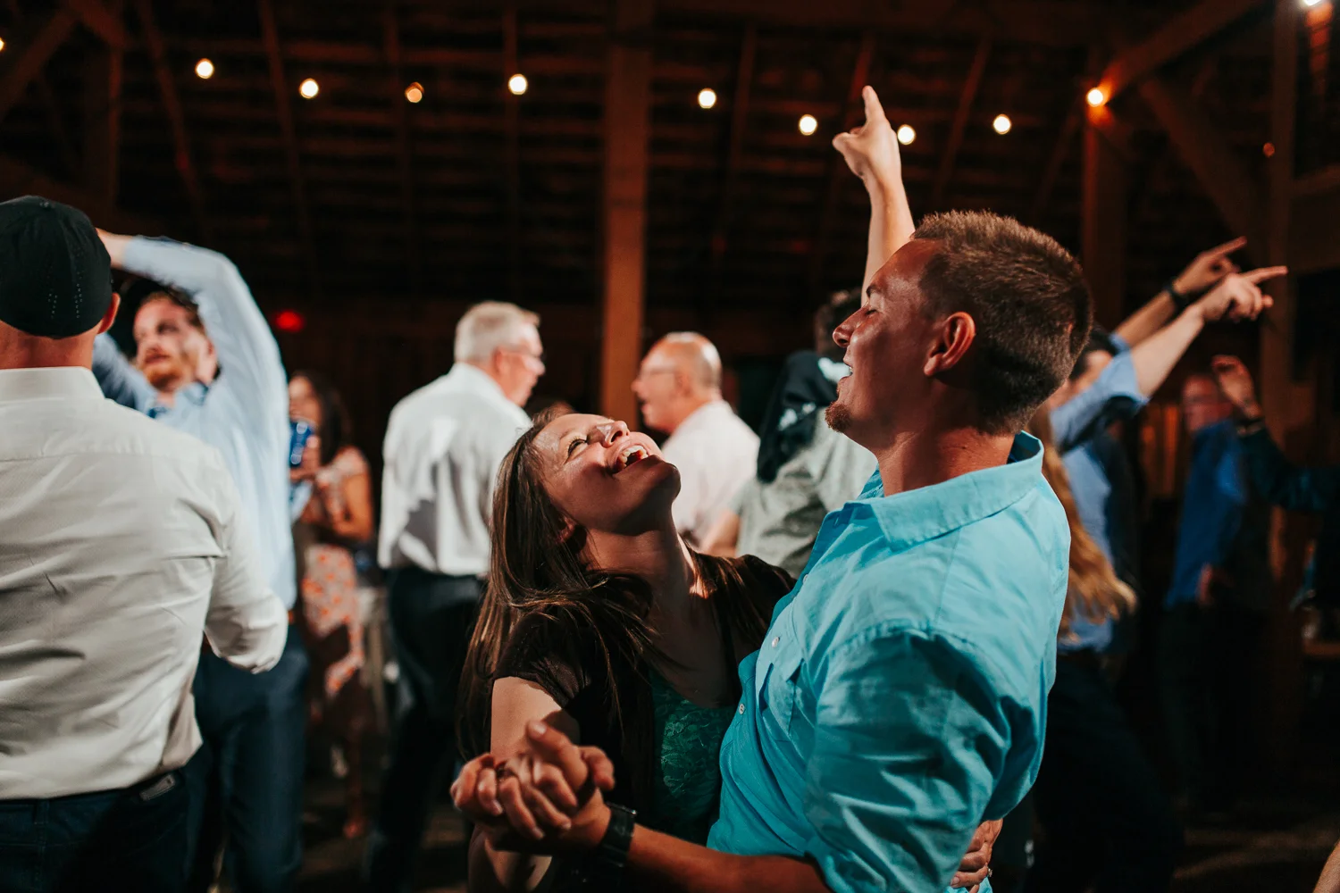 cle-elum-wedding-photographer-cattle-barn-1179.jpg