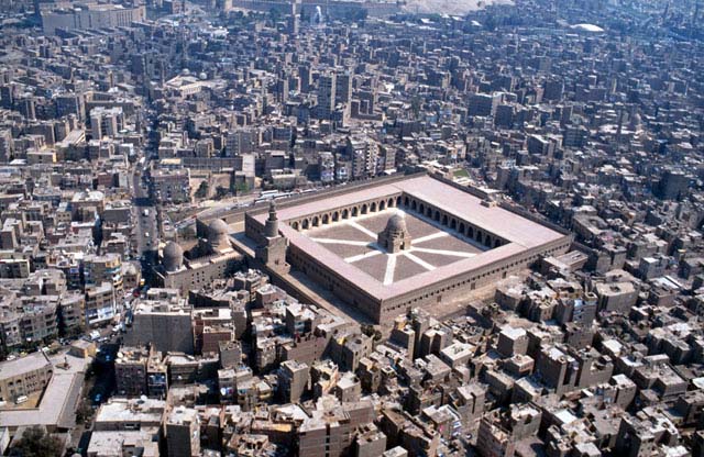An aerial of the Mosque of Ahmed Ibn Tulun. (Photo from archnet.org)