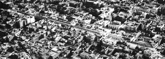 Arcades running along al-Azhar Street. This photo is also from Spelterini's 1904 aerials.