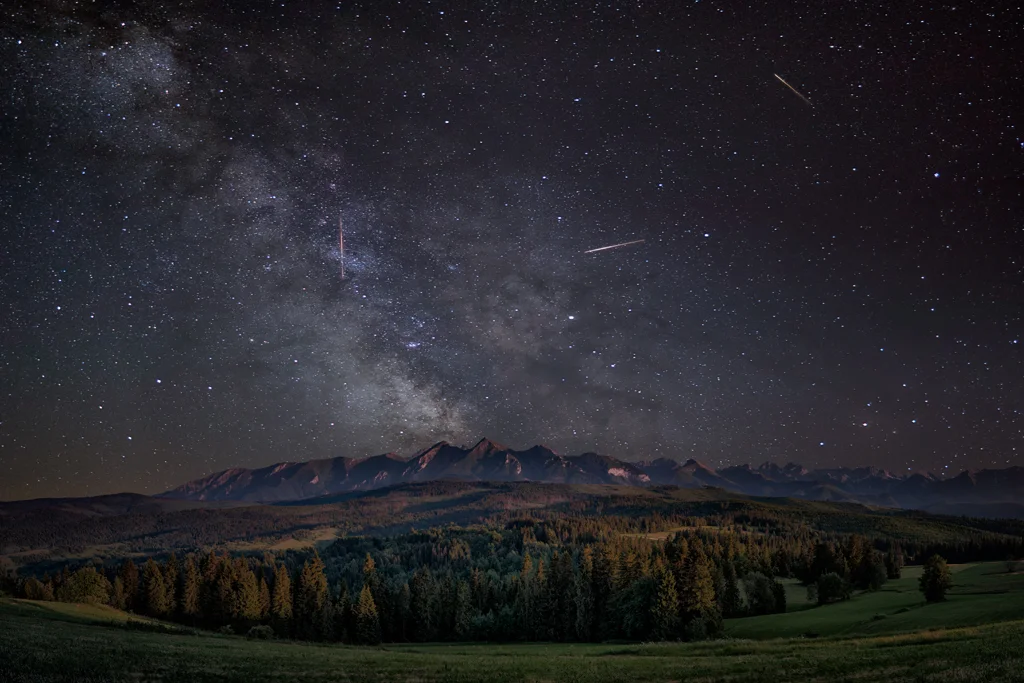 MILKY WAY OVER HIGH TATRAS, LAPSZANKA