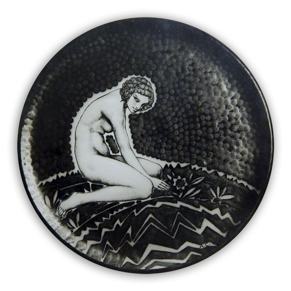 Nude figure (decoration with copper oxides)