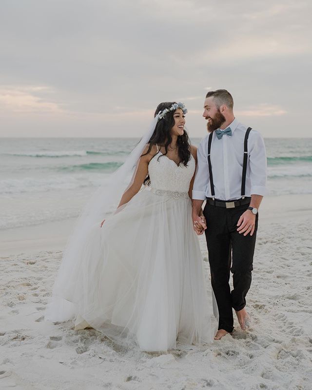 &lsquo;Twas a fabulous beachy fairytale, and I am still ALL ABOUT IT. ⠀⠀
⠀⠀
#rockwellimages #communityovercompetition #destinationwedding #destinationweddingphotographer #weddingpictures #thedailywedding #weddinginspiration #weddingphotography #thats