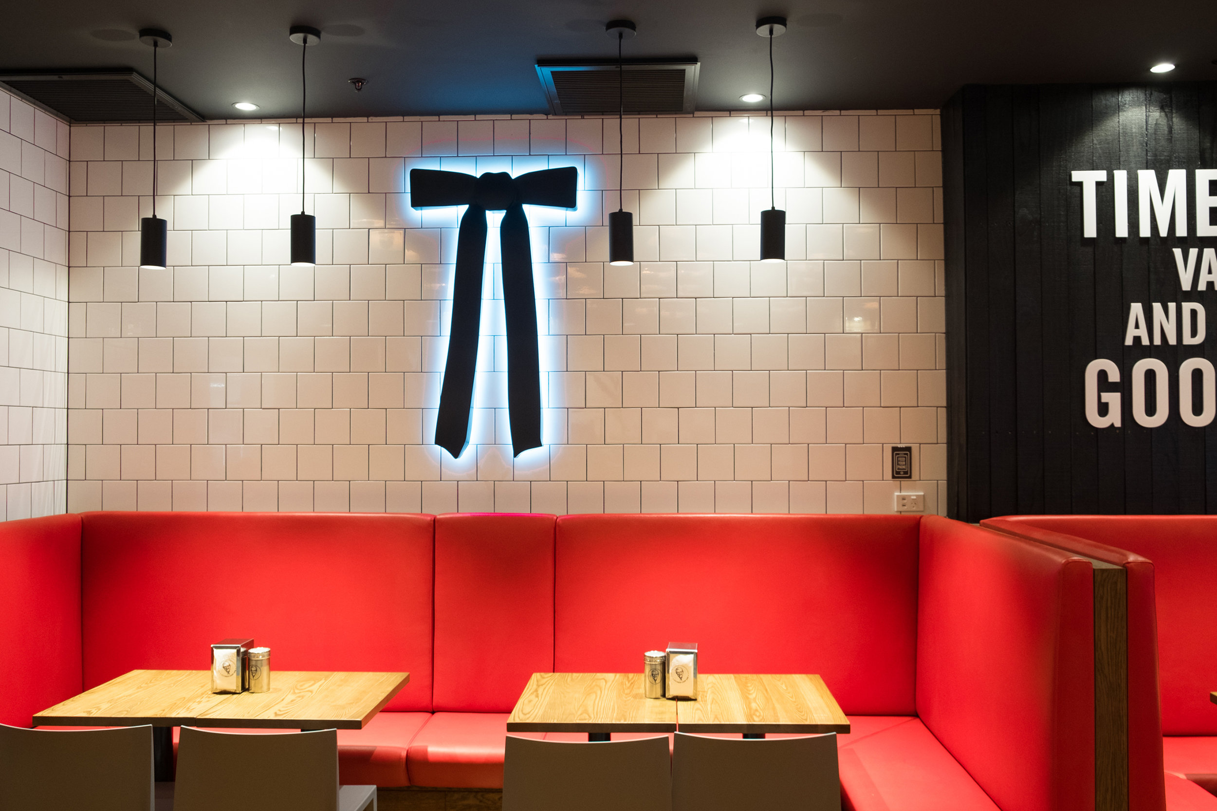 10_KFC_Fort_St-2560px.jpg