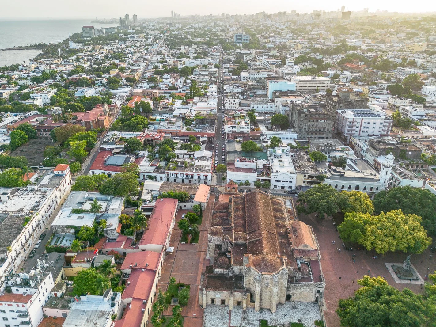 Luftaufnahme der Zona Colonial in Santo Domingo mit der Catedral Primada