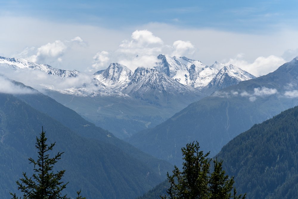 oetztaler-urweg-oetztal-aussicht-jagdhuette-stubaier-alpen.jpg