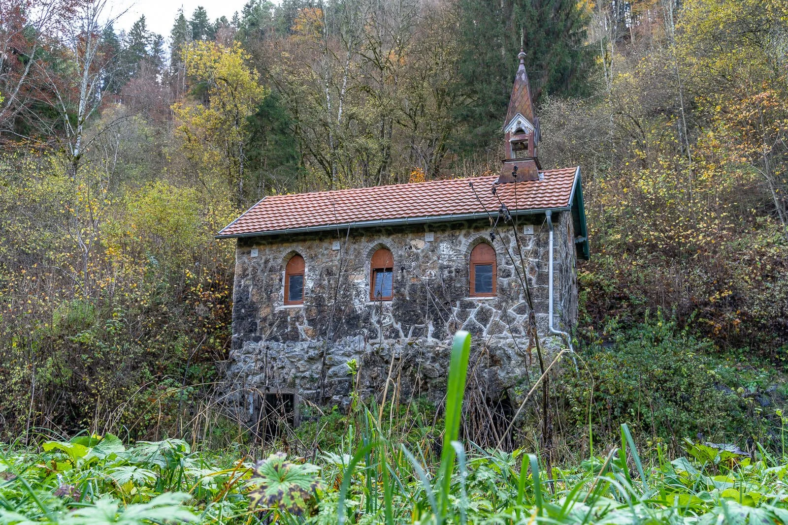  Kapelle Bad Boll in der Wutachschlucht entlang des Schluchtensteigs 