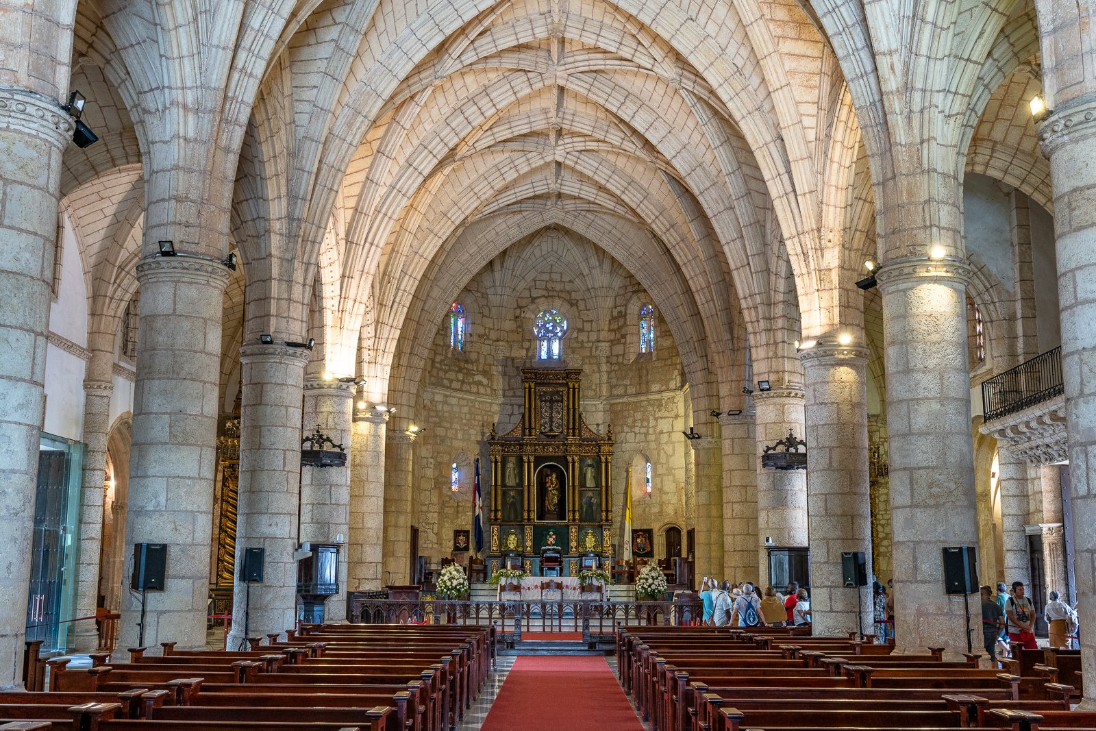 Innenraum der Catedral Santa María La Menor, der ersten Kathedrale Amerikas