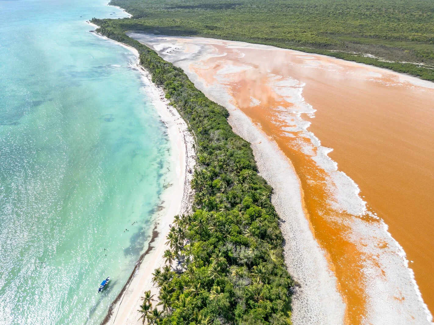 Drohnenaufnahme der Isla Saona im Südosten der Dominikanischen Republik