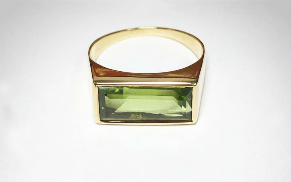 engagement-ring-peridot-yellow-gold.jpg