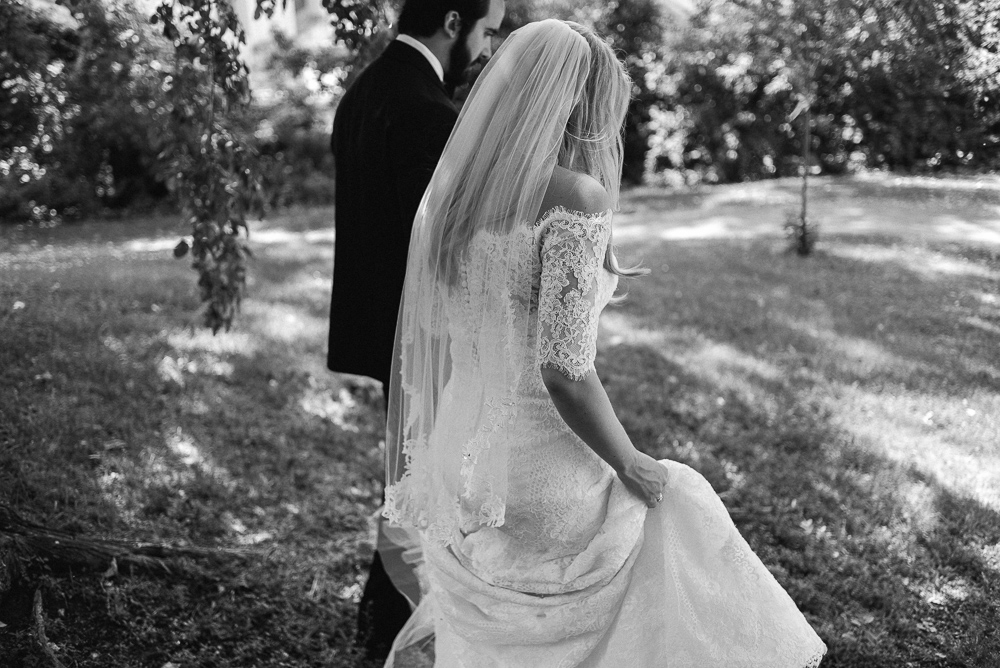 Minneapolis wedding photographer black and white-9.jpg