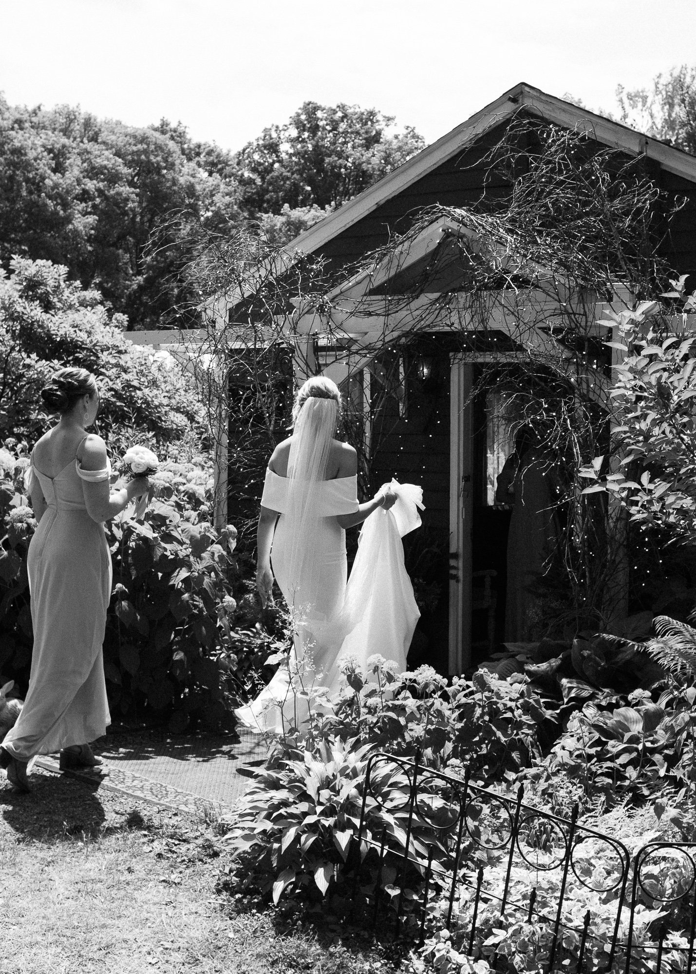 Camrose Hill Wedding Photographer-25.jpg