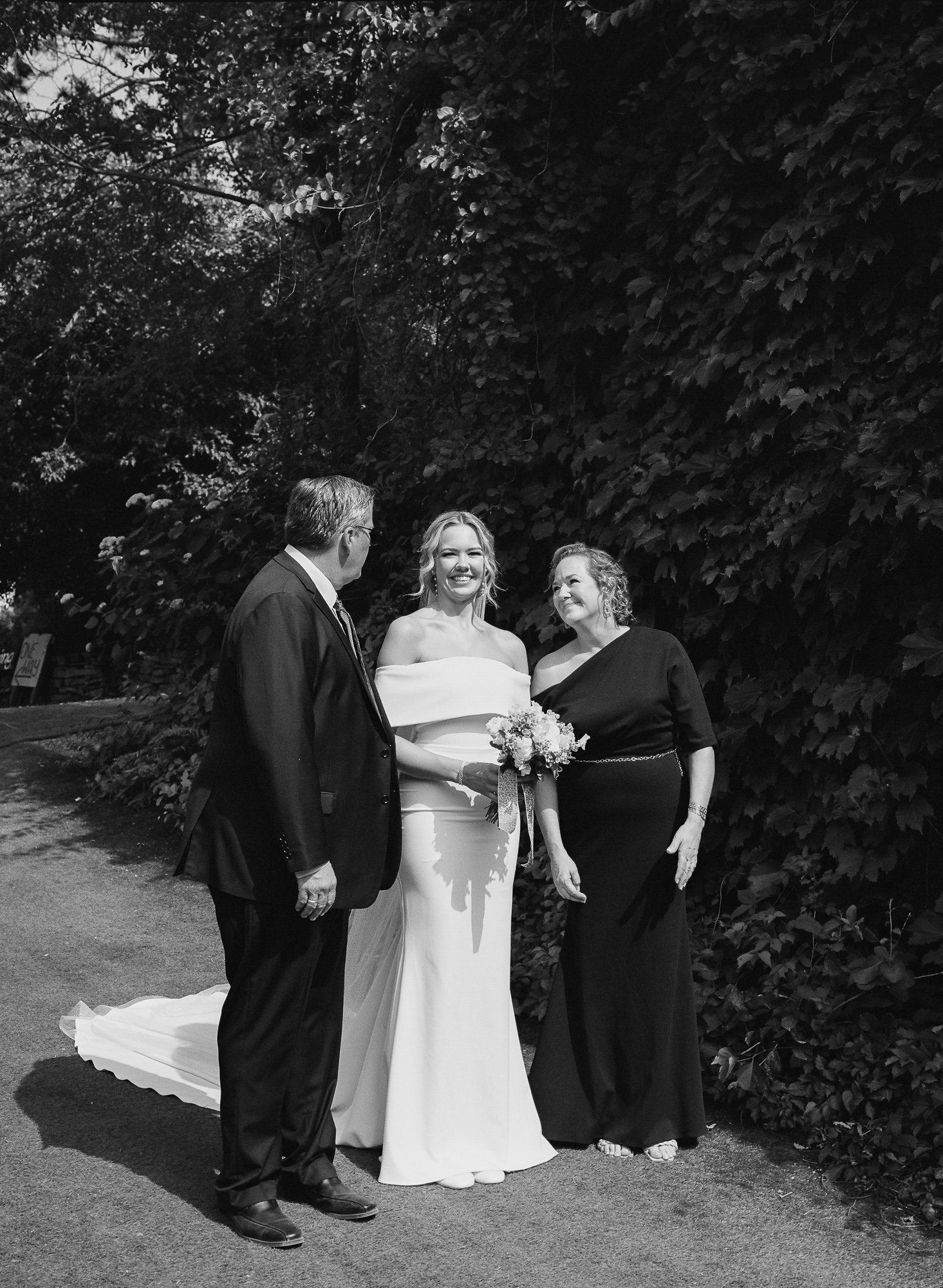 Camrose Hill Wedding Photographer-44.jpg