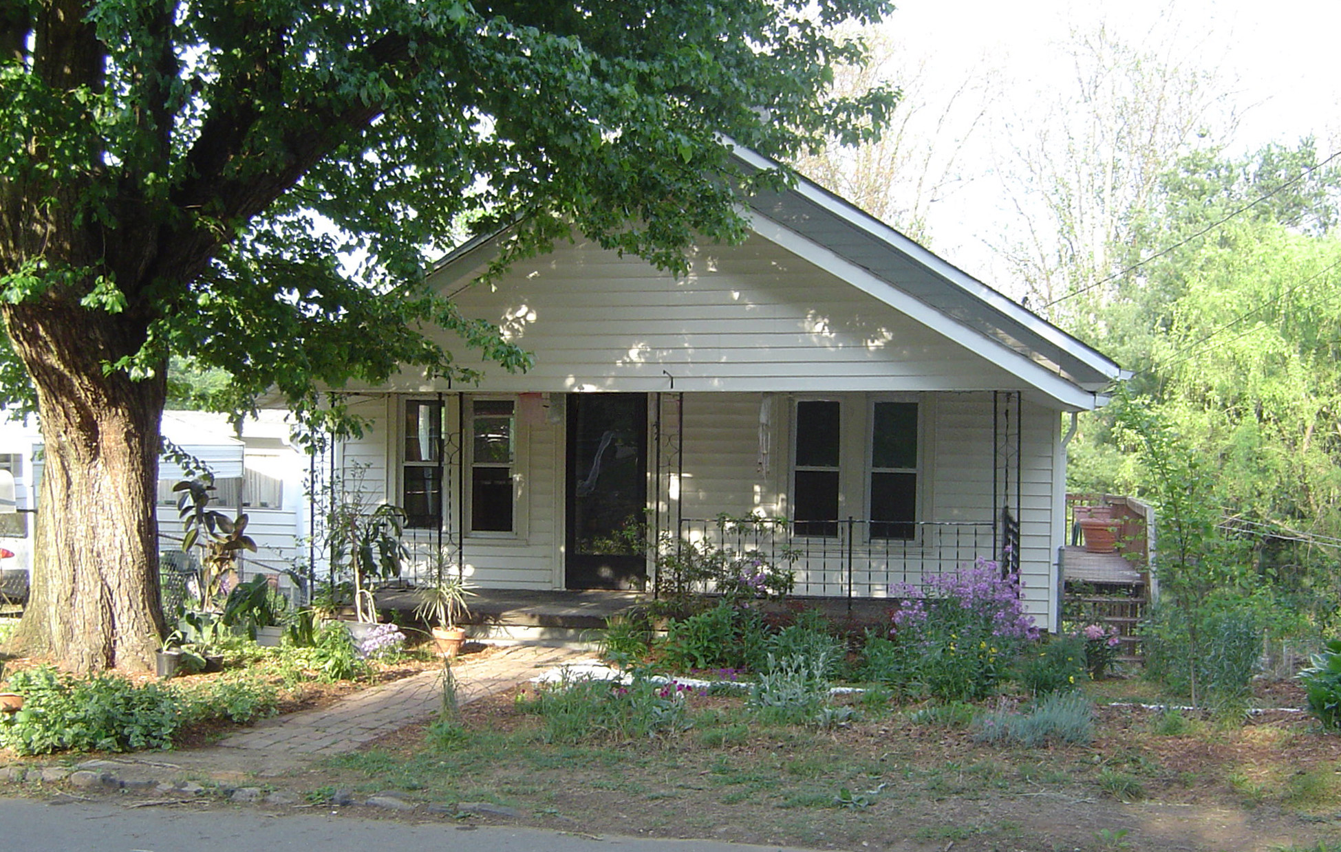 1910 Cottage. Asheville, NC 2005