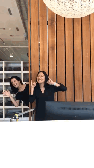 gif.gif