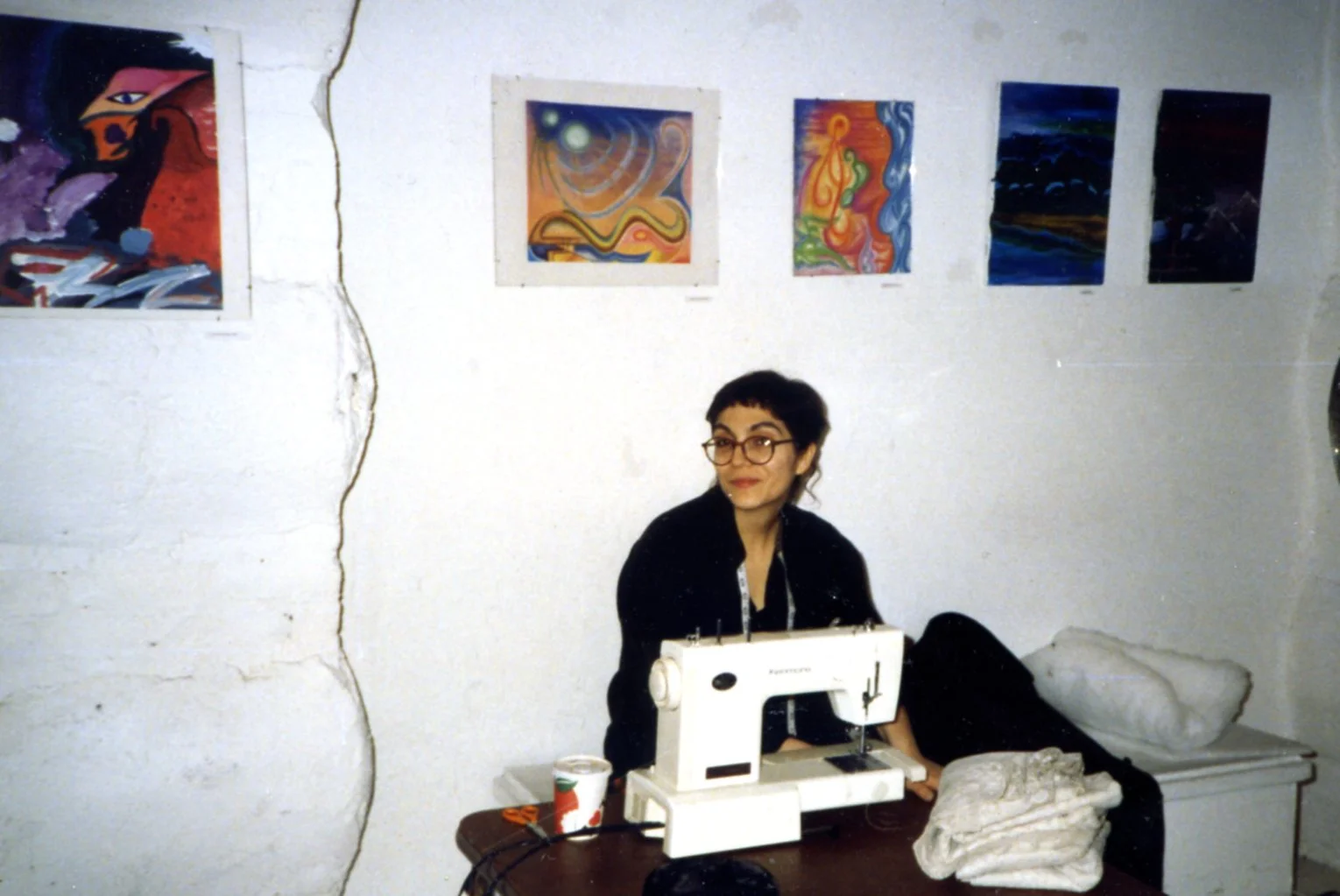 photo_hanging 1996001.jpg