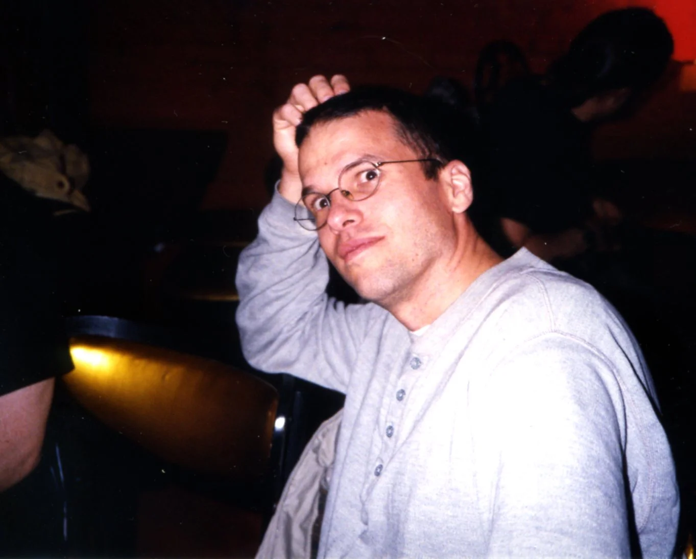 photo_hanging 1999002.jpg