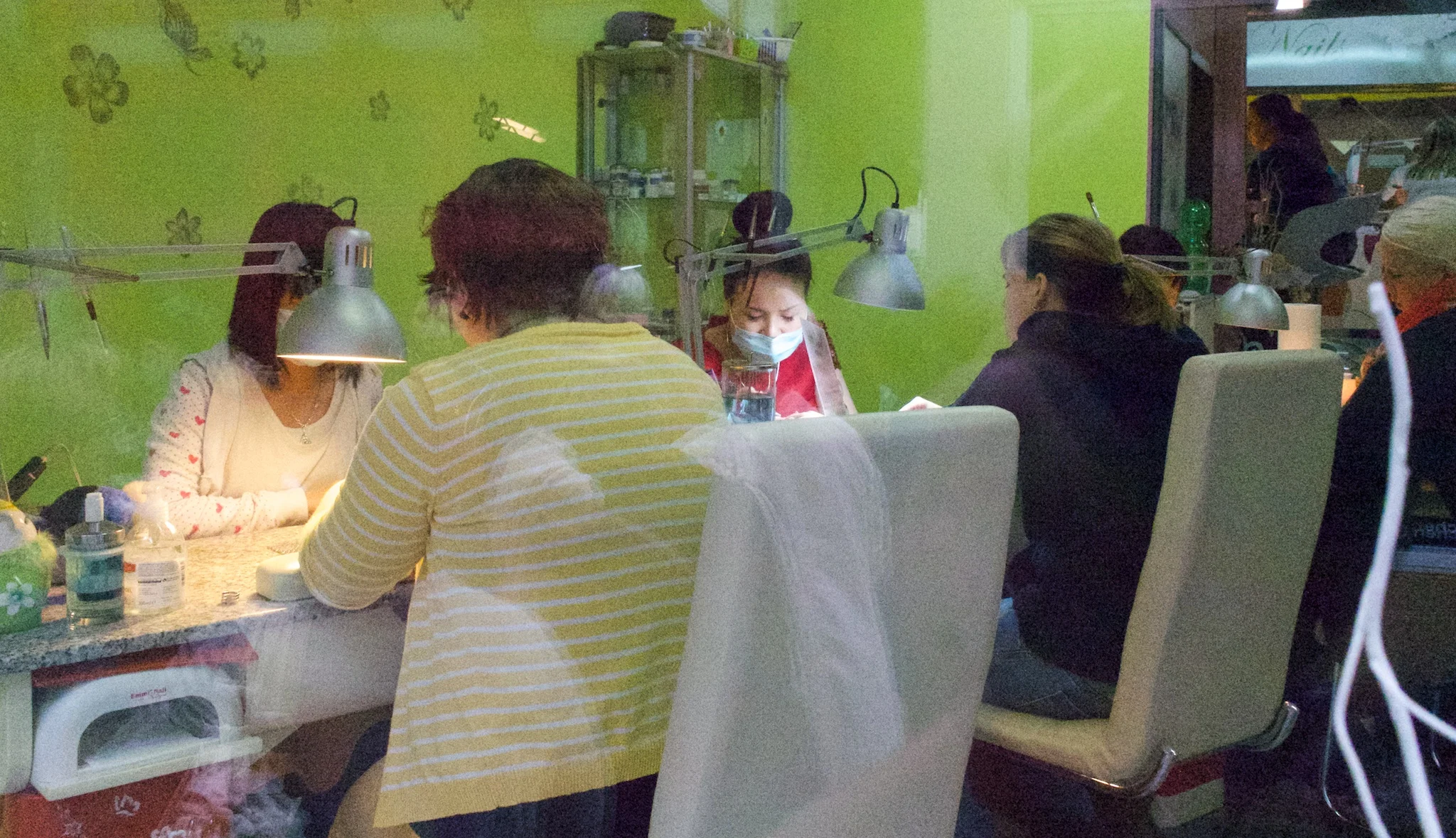 Fine Nails for the Ladies by Matthias Schaefgen is licensed under CC BY 2.0.