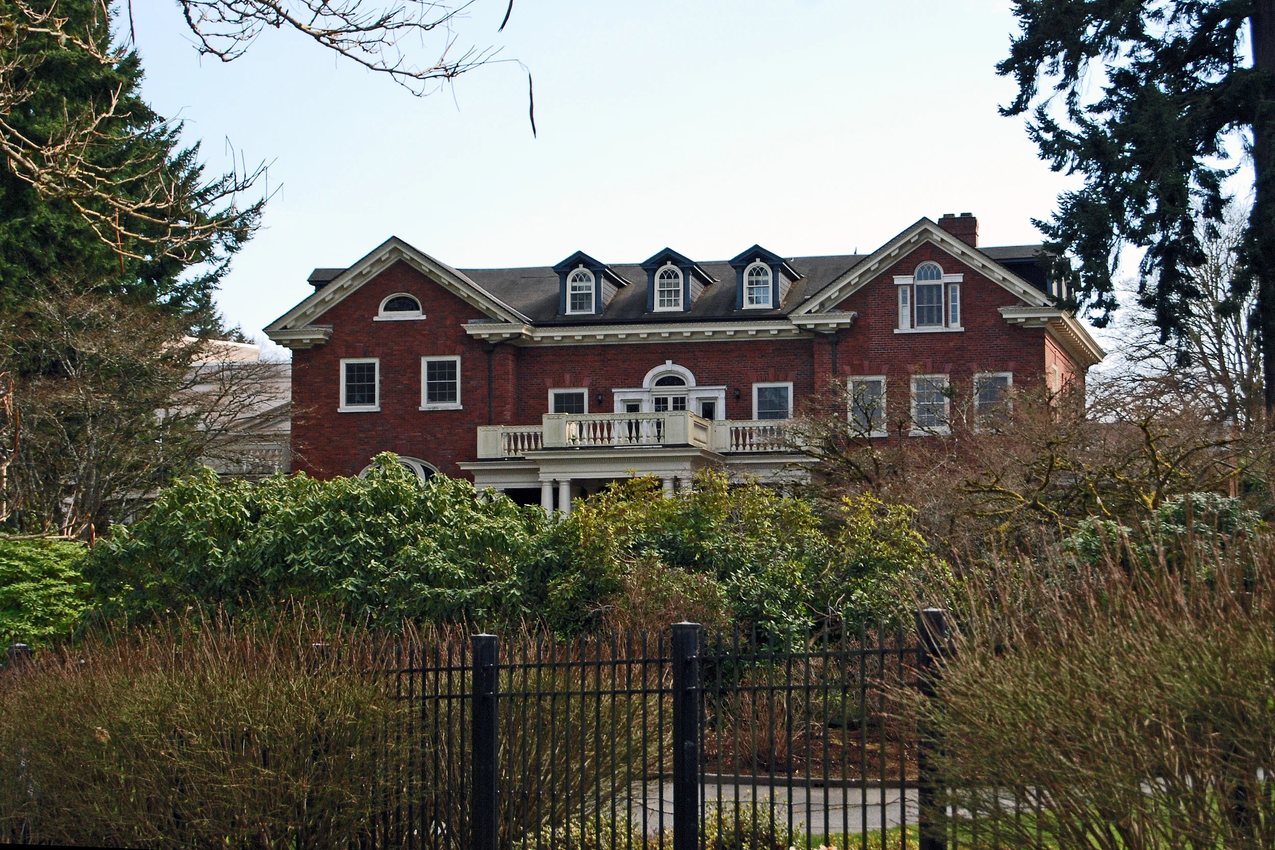 The Washington State Governor's Mansion in Olympia, WA. Photo by Harvey Barrison is licensed under CC BY 2.0.