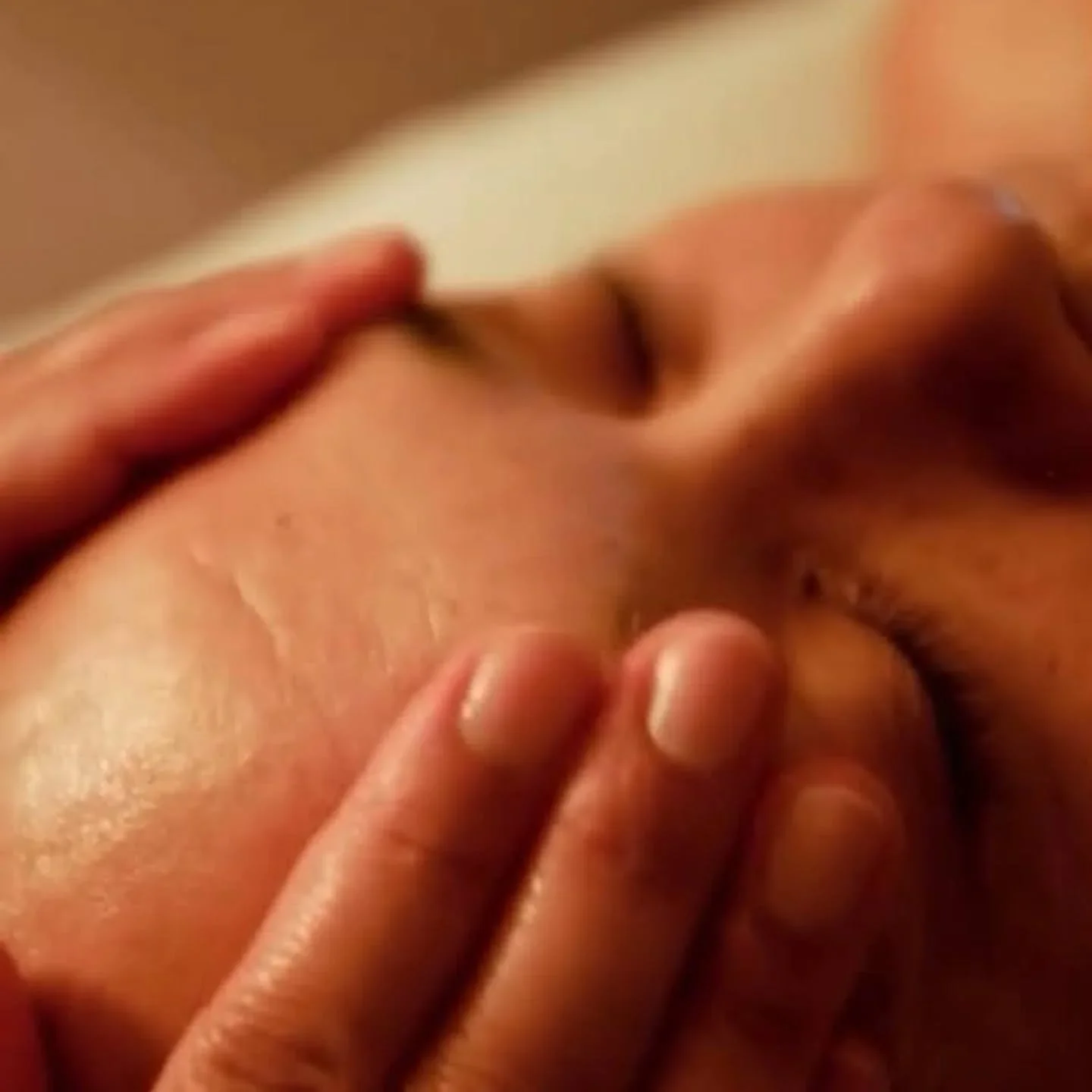 Introducing GLOW @breathingspace.bodywork

A rejuvenating facial bodywork treatment that works with the muscles of the face and neck, using buccal therapy (intraoral work), gua sha, and facial cupping.

This isn&rsquo;t just surface level care.
It su