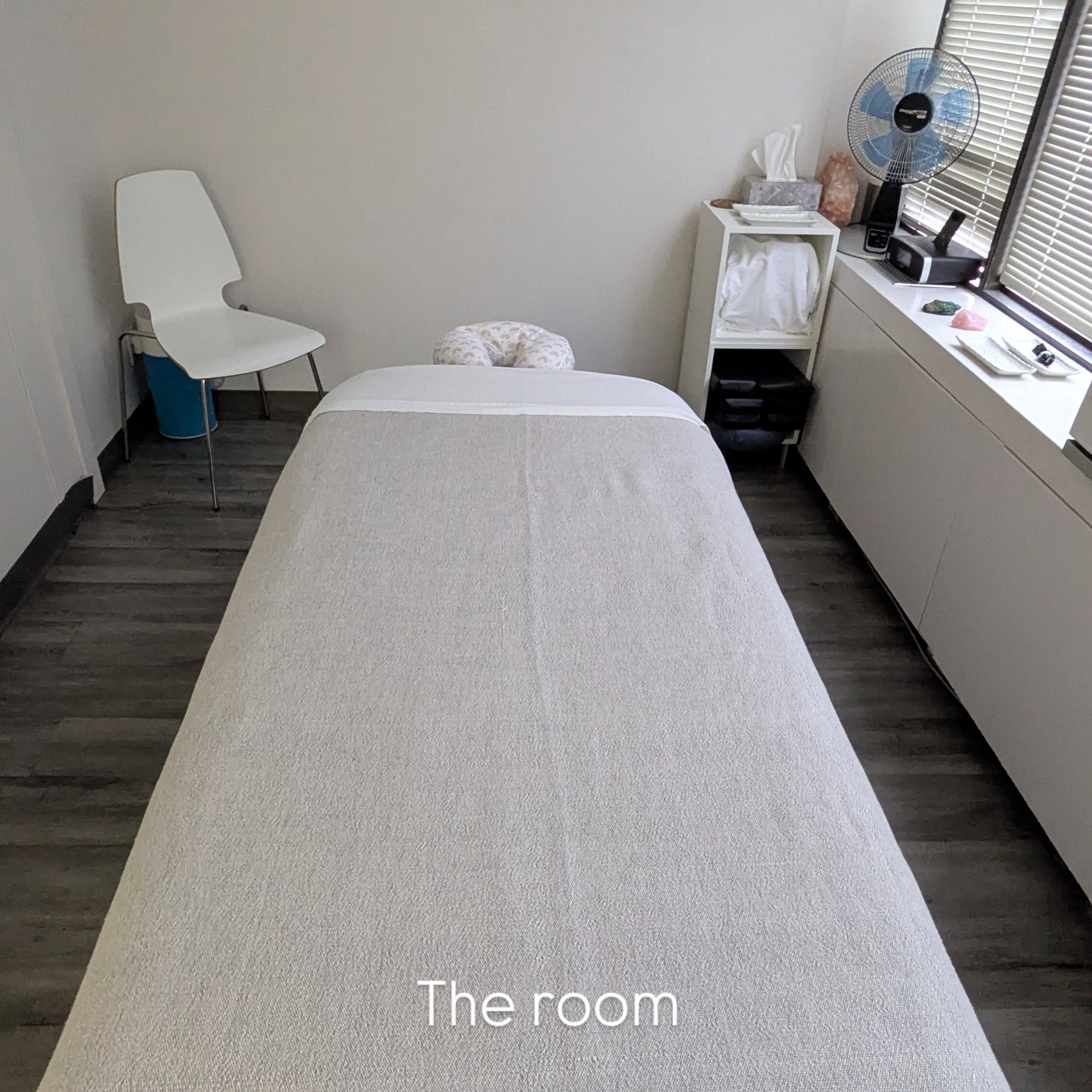 Welcome to the new home of Breathing Space Bodywork! 
I'm all moved in! 

📍 2525 Willow St 
🗓️ Thurs, Fri, Sat, Sun (Mon evening by request)

This space ticks all the boxes, plus more. 

I'm so grateful for the way it all worked out and I hope that