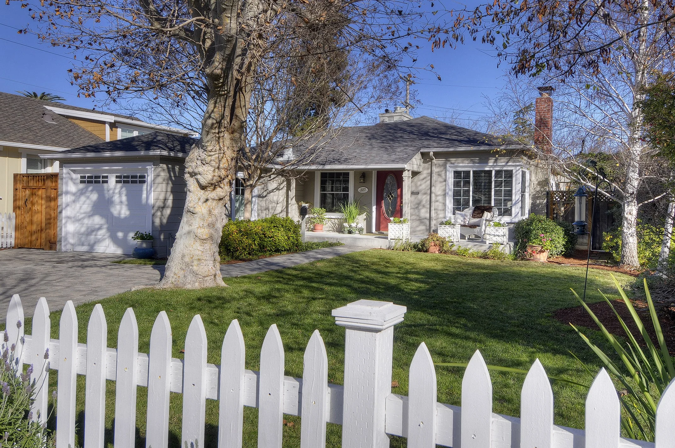 Open Sat 1/9 1:30-4:30 & Sun 1/10 1-4 ~ Charming Home in Mt. Carmel Neighborhood