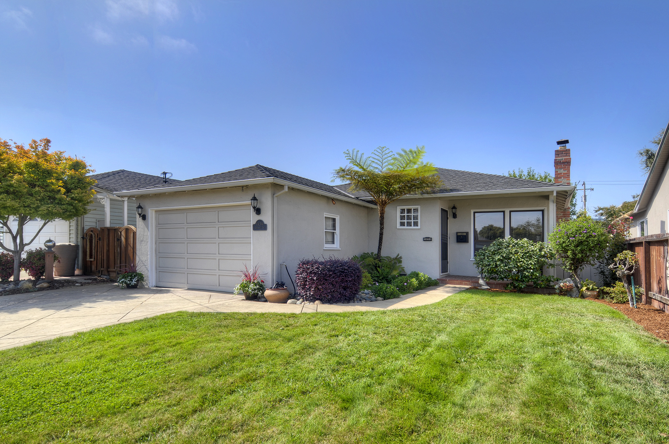 Just Listed in the Heart of White Oaks ~ Open Sat & Sun