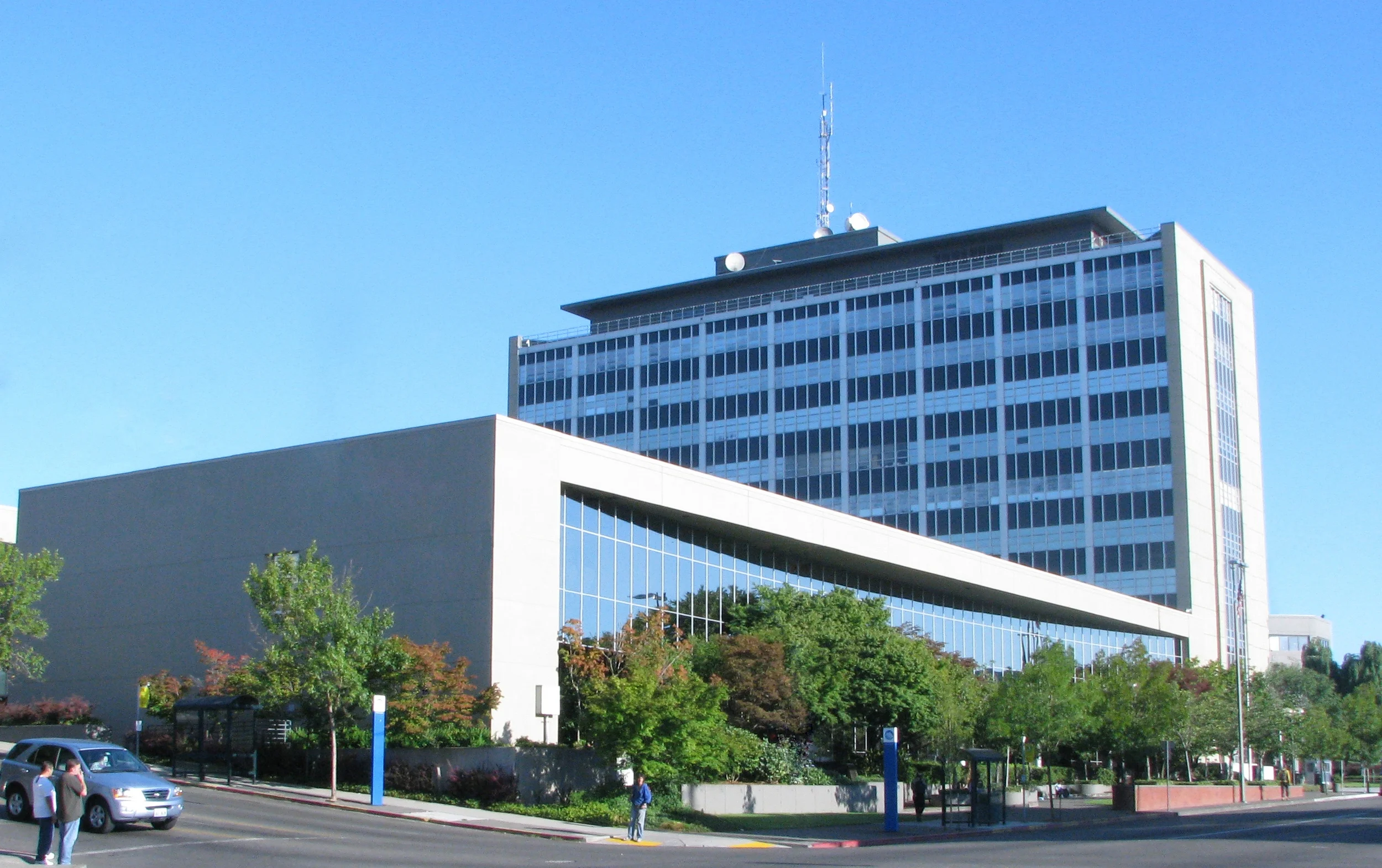 This two-story Superior court addition houses five courts, seven Judge’s chambers, County Law Library, offices for the County Clerk, County personnel and District Court Probation. ART provided programming, design, security planning and construction administration services for the project.