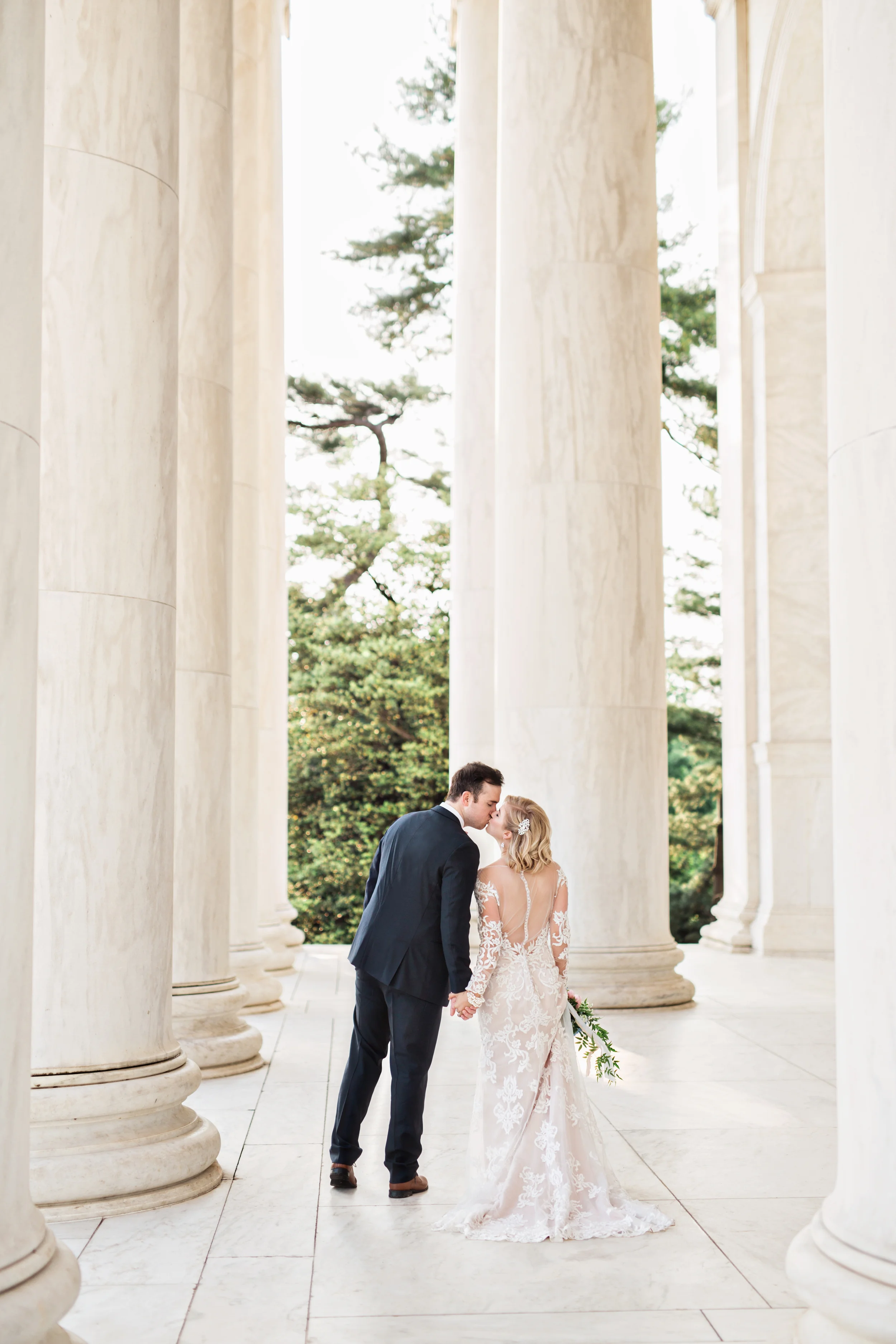 ElopementInspirationattheJeffersonMemorial-41.jpg