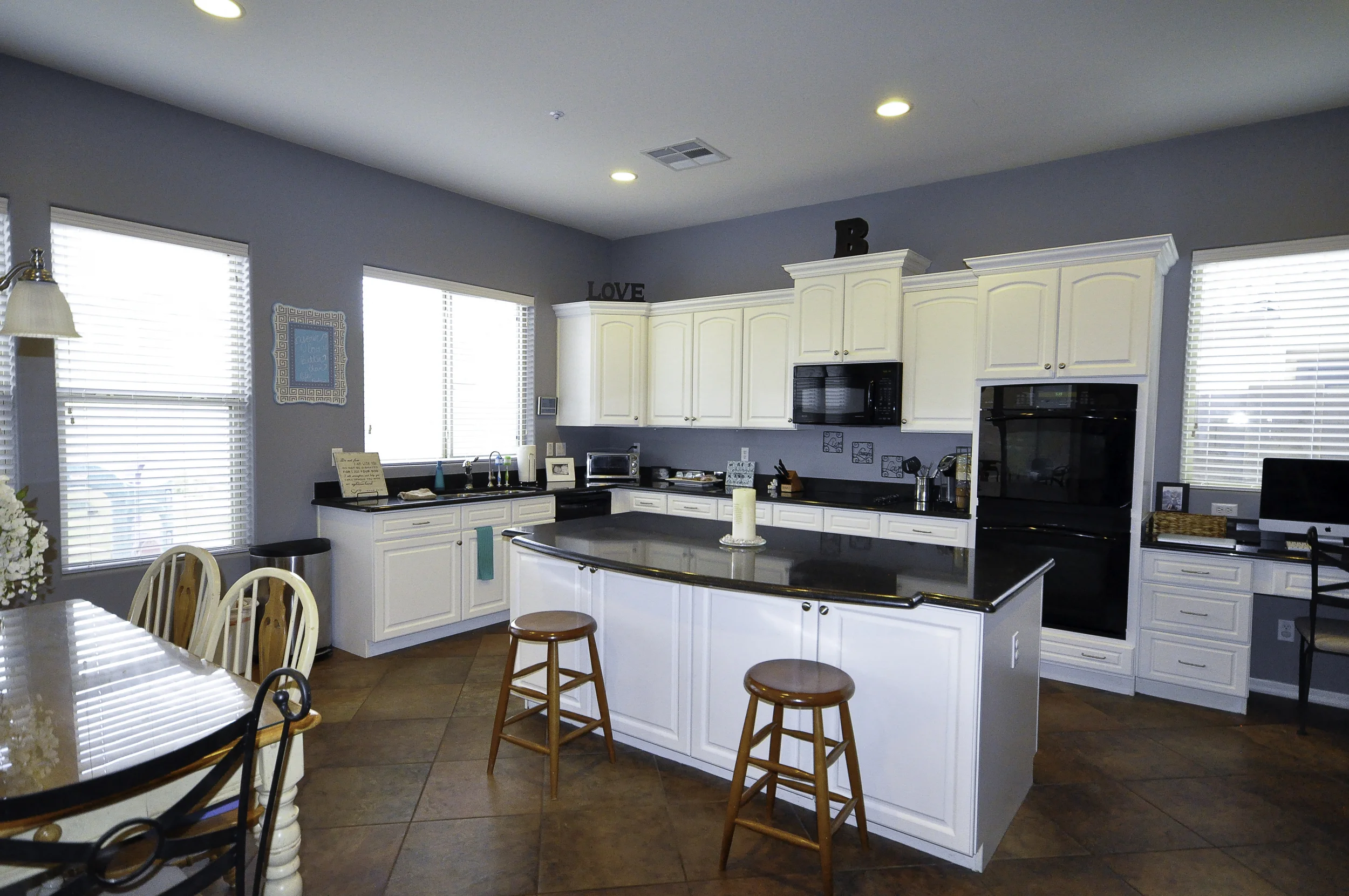 *SOLD* Captivating Vistancian