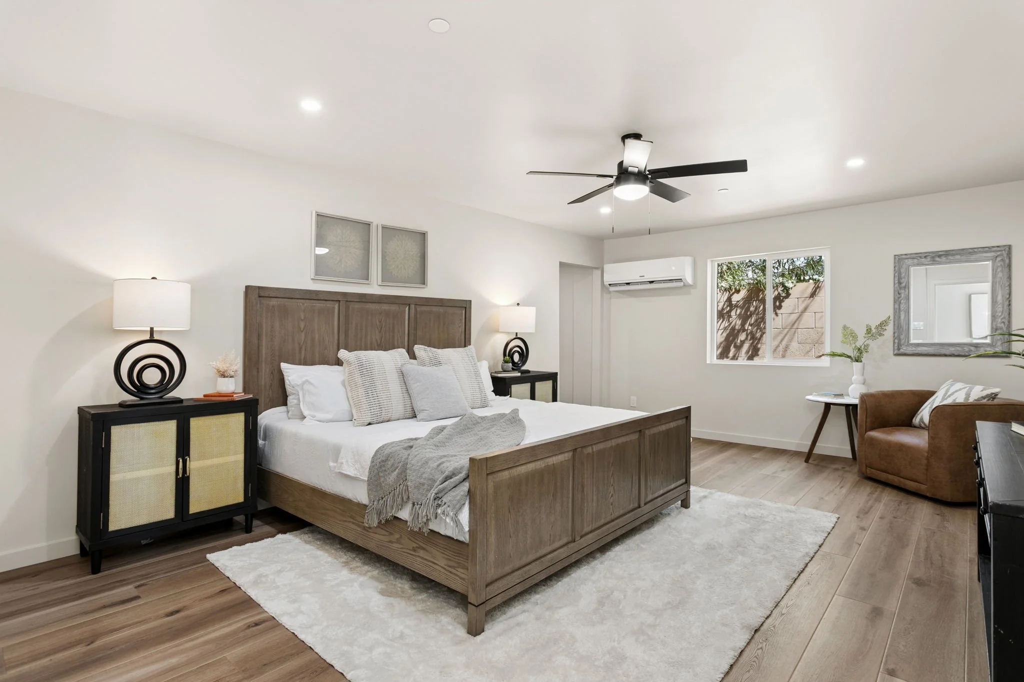 23-web-or-mls-8202-e-mackenzie-dr 2.JPG