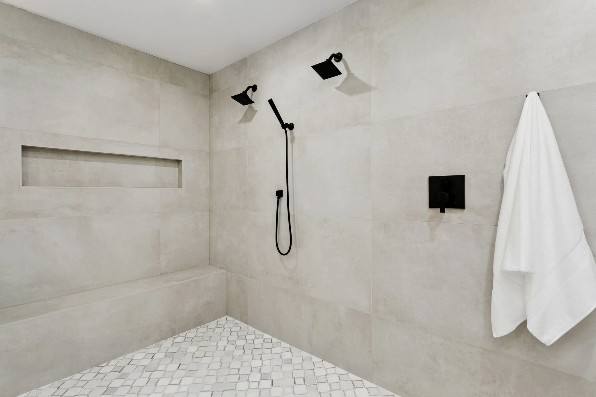 29-web-or-mls-8202-e-mackenzie-dr 2.JPG