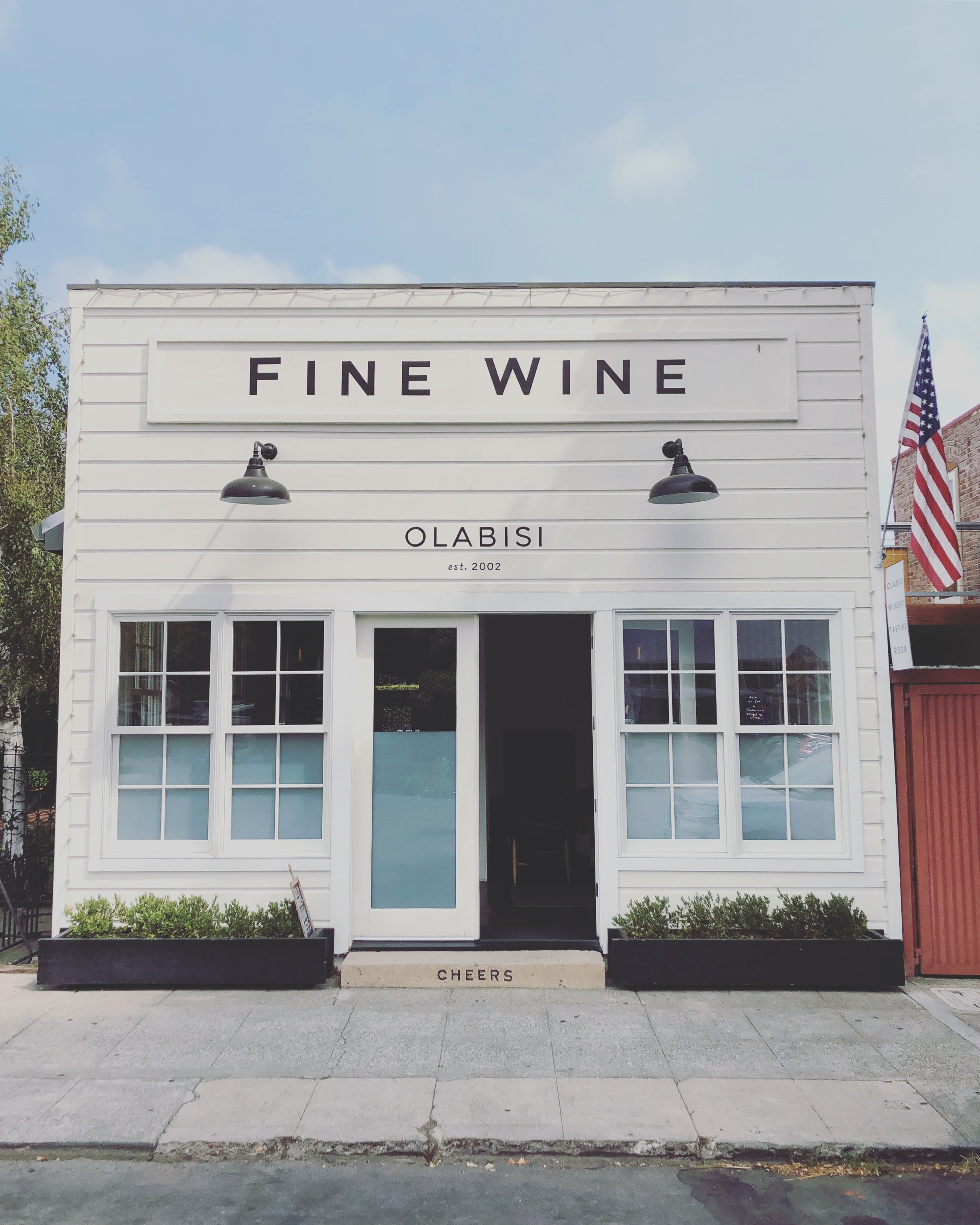 Had I not been pregnant, I would most definitely have stopped in here or one of the other little wine tasting shops !