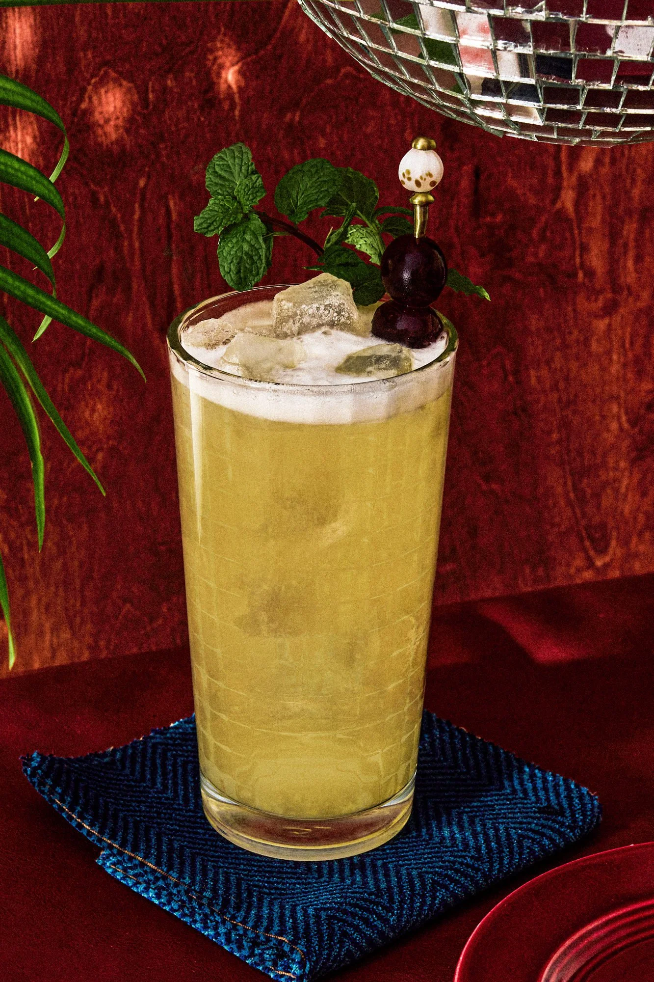Commercial editorial beverage photography of a cocktail shot by food and beverage photographer Ali Redmond