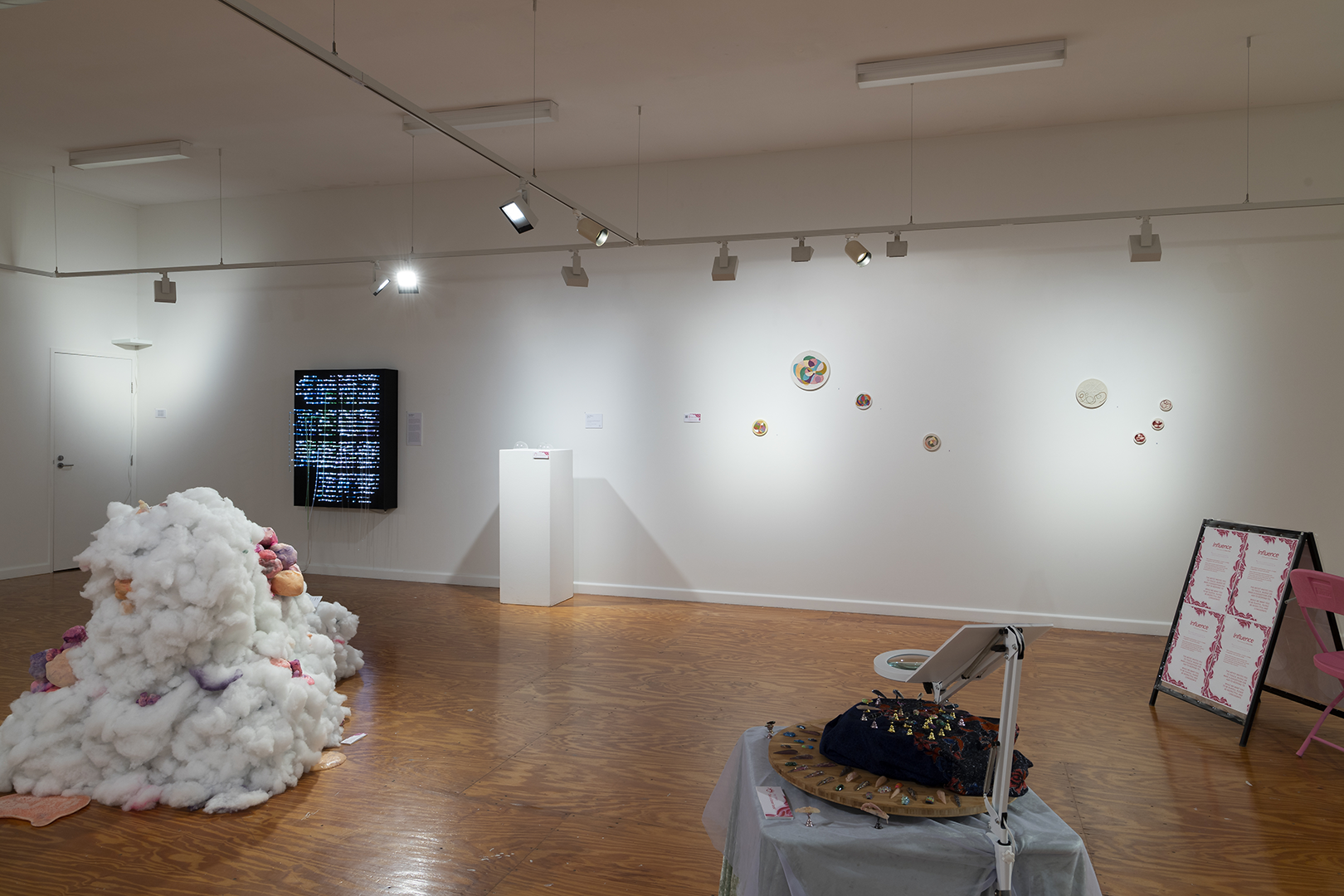  Sensory Bodies, 2023. Installation view, featuring works by Megan Wilkinson, Zev Aviv, ZHI, Genie Stuart and Meg Dalton. Image courtesy of Fiona Little. 