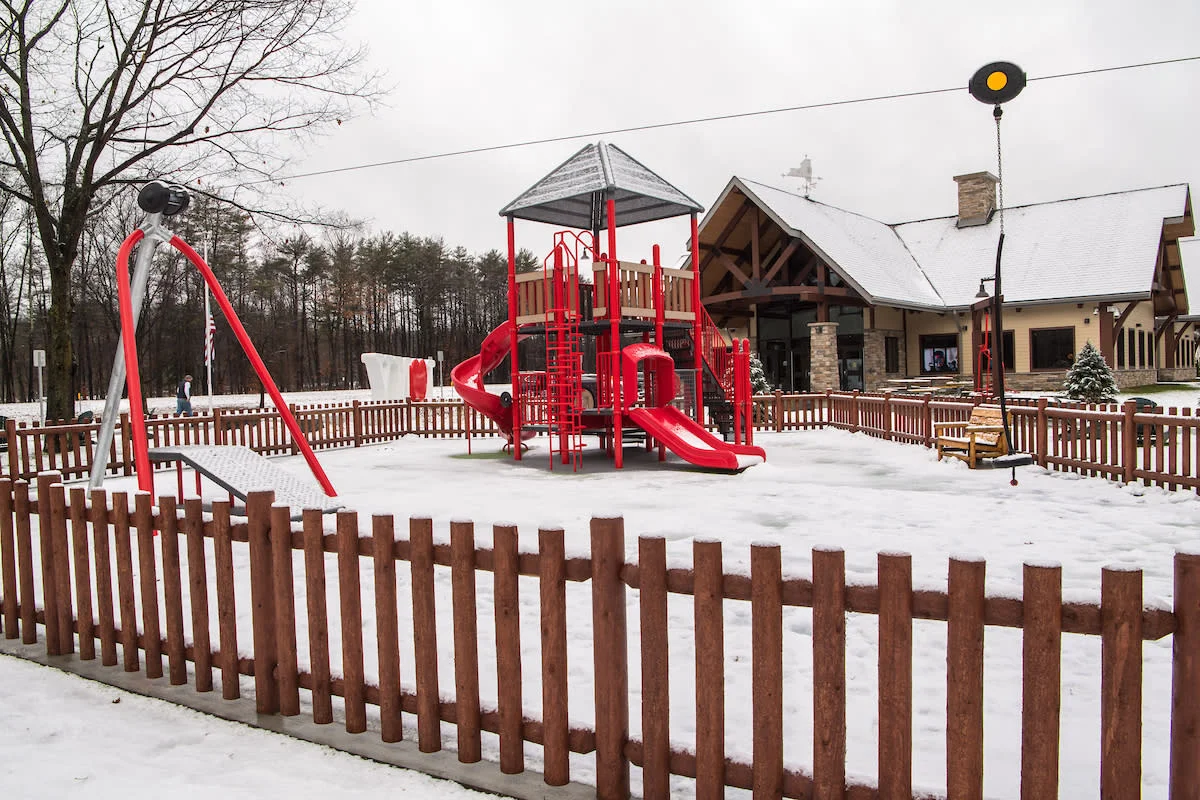 ADK-playground-e17b6bc5e63e44c_e17b6cf5-a544-6fda-71c0aa7d0ab0c024.jpg
