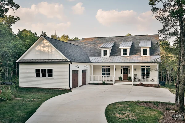 modern farmhouse.jpg