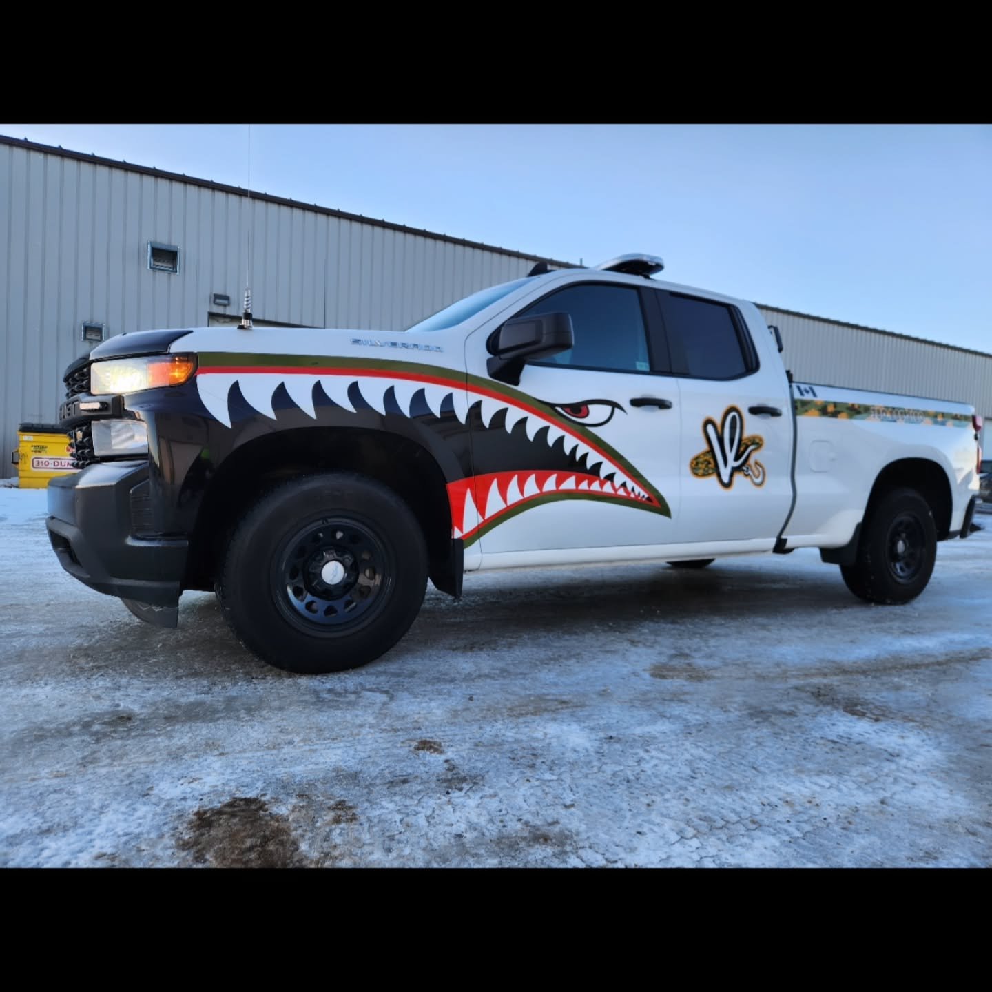 @vintage_towing looking sharp.

#vinylwrap #campvinyl #leduc #yeg #bomber