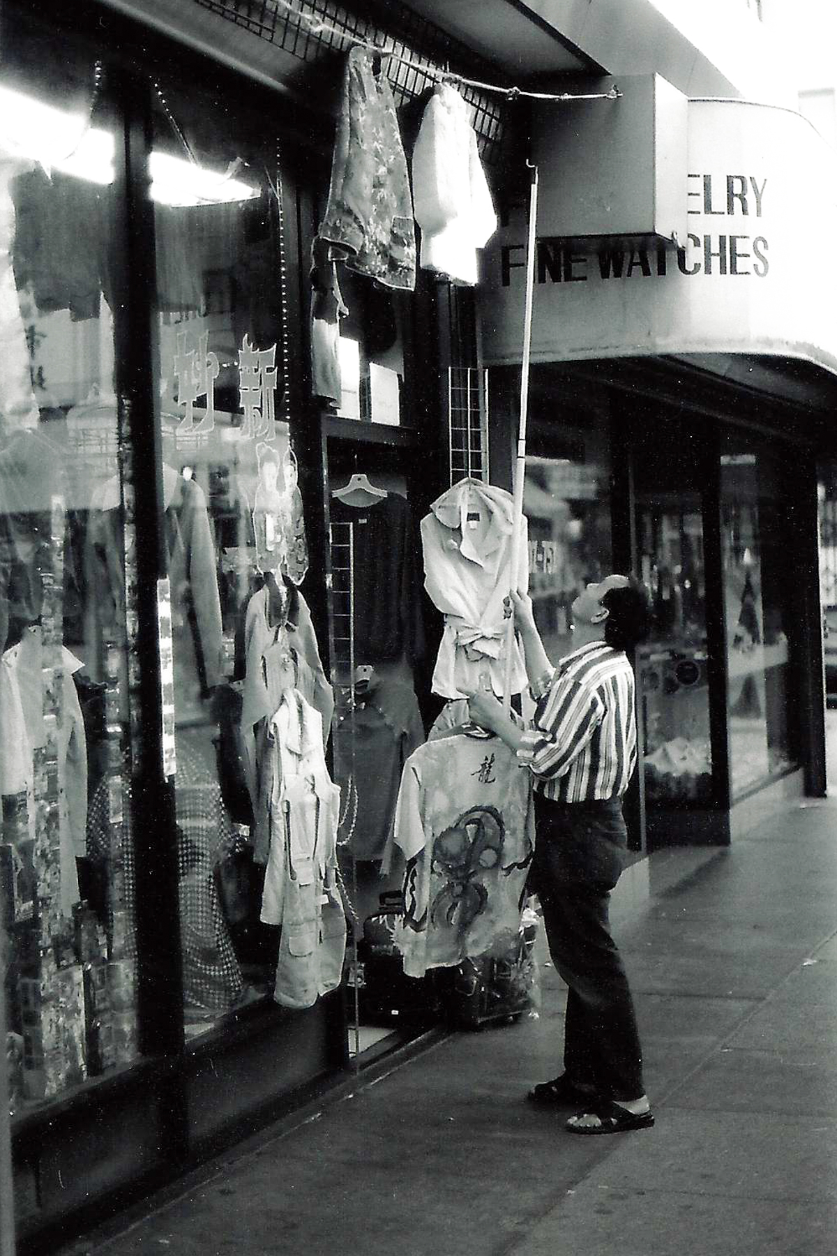 chinatown; time to open 