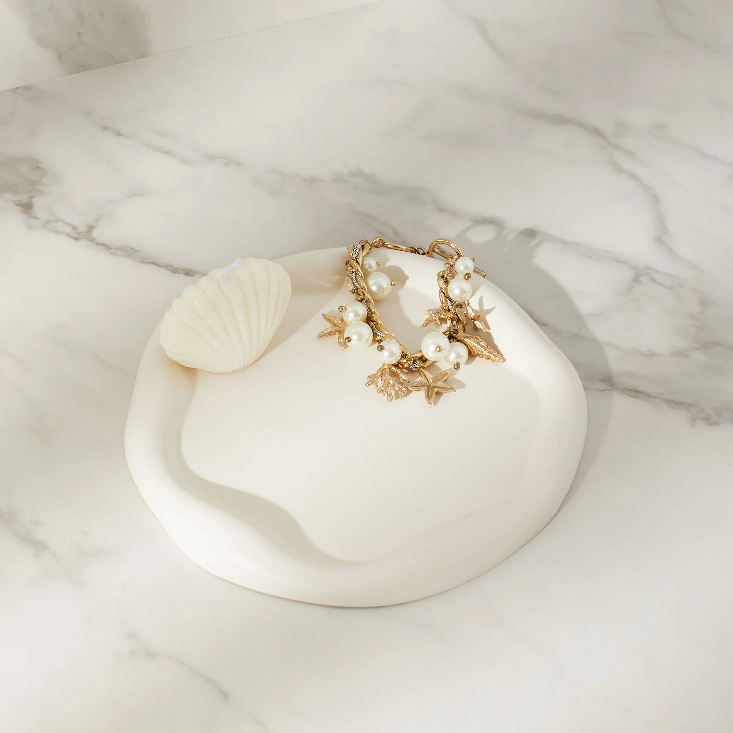 Cloud Irregular circle tray_2.JPG