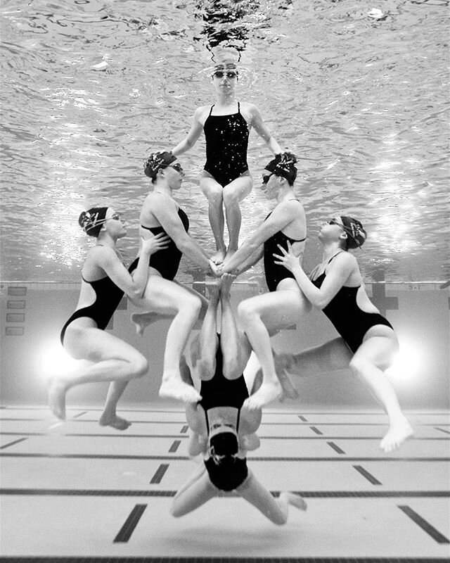 With the news that @usaartisticswimming is officially canceling the 2020 Junior Olympics, @mac.synchro, and all the other USA clubs, will have to wait until 2021 to compete. ⁣
⁣
This gorgeous photo was intended for the April issue of the @multnomahat